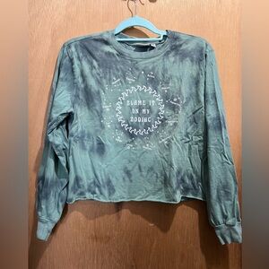 Zodiac long sleeve crop tee